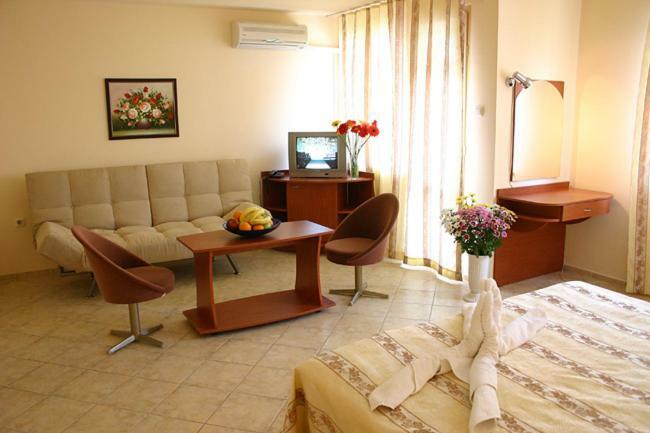 Hotel Focus Varna Exterior photo